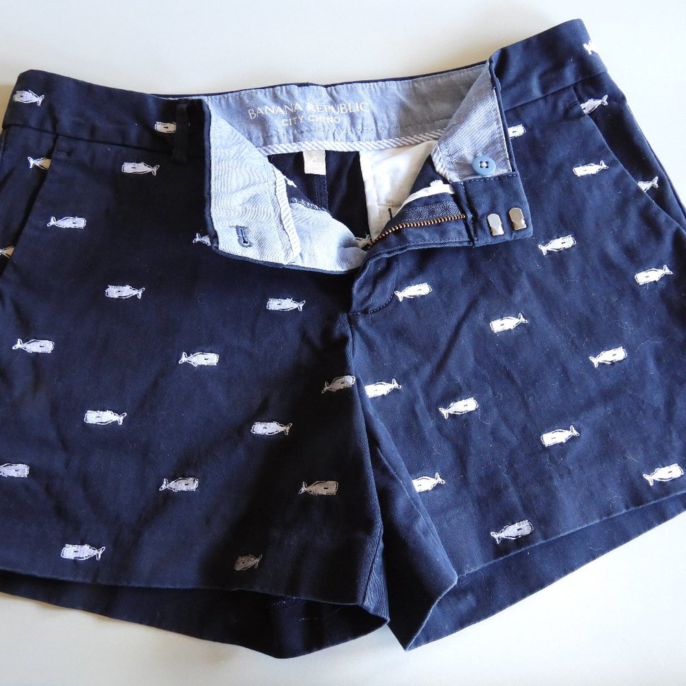 Banana Republic City Chino Preppy Navy Shorts with Embroidered Whales Size 6/8